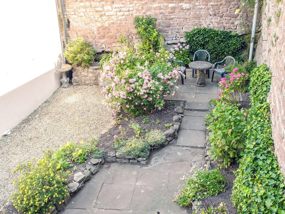 Courtyard | Columbine Cottage, Ross-on-Wye
