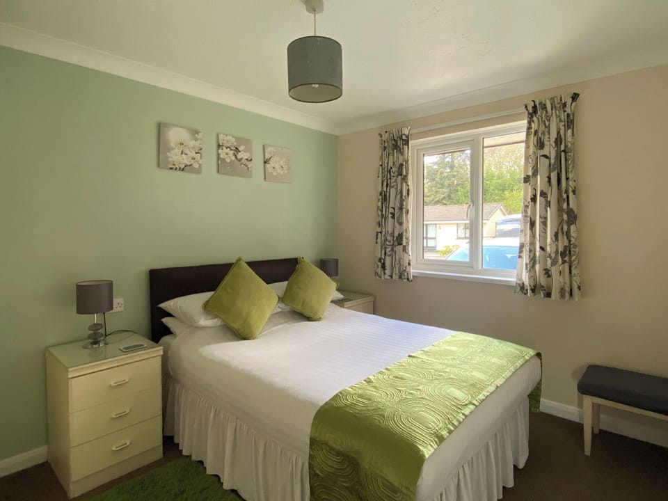 Double bedroom | Tresco - Rosecraddoc Holiday Village, Liskeard
