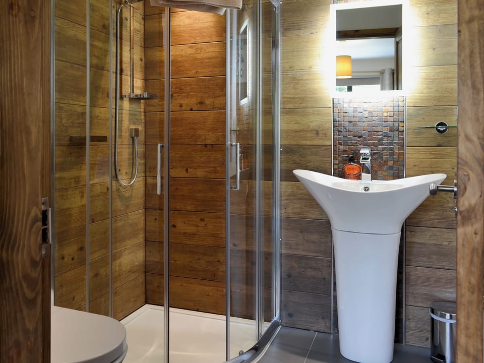 Shower room | Glan-y-Gors, Beddgelert