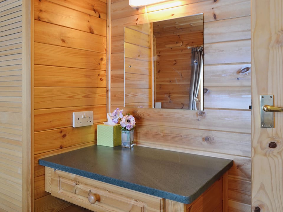 Twin bedroom | Ewe How - Burnside Park, Keswick