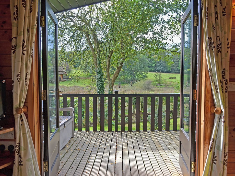 Verandah | Ewe How - Burnside Park, Keswick