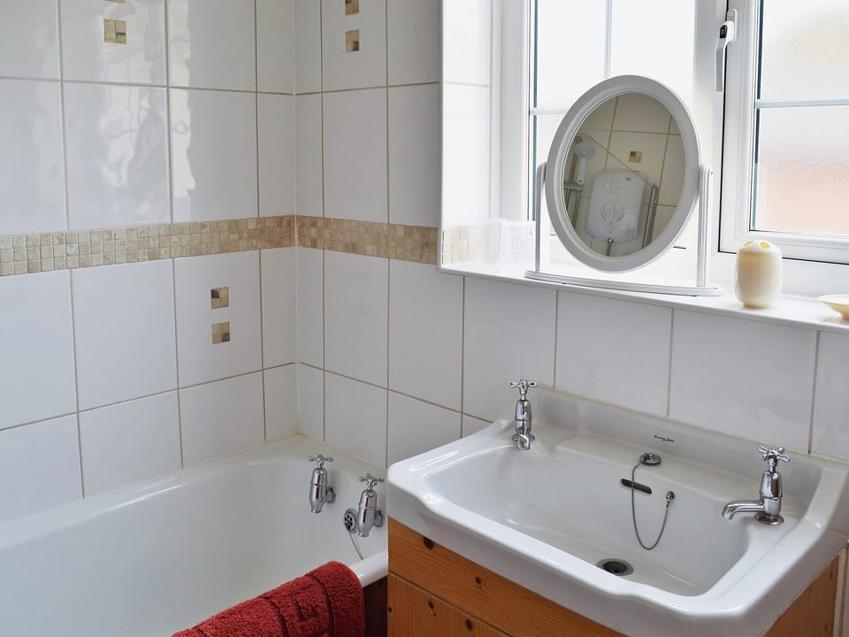 Bathroom | Foston Grange Cottage, Foston near York