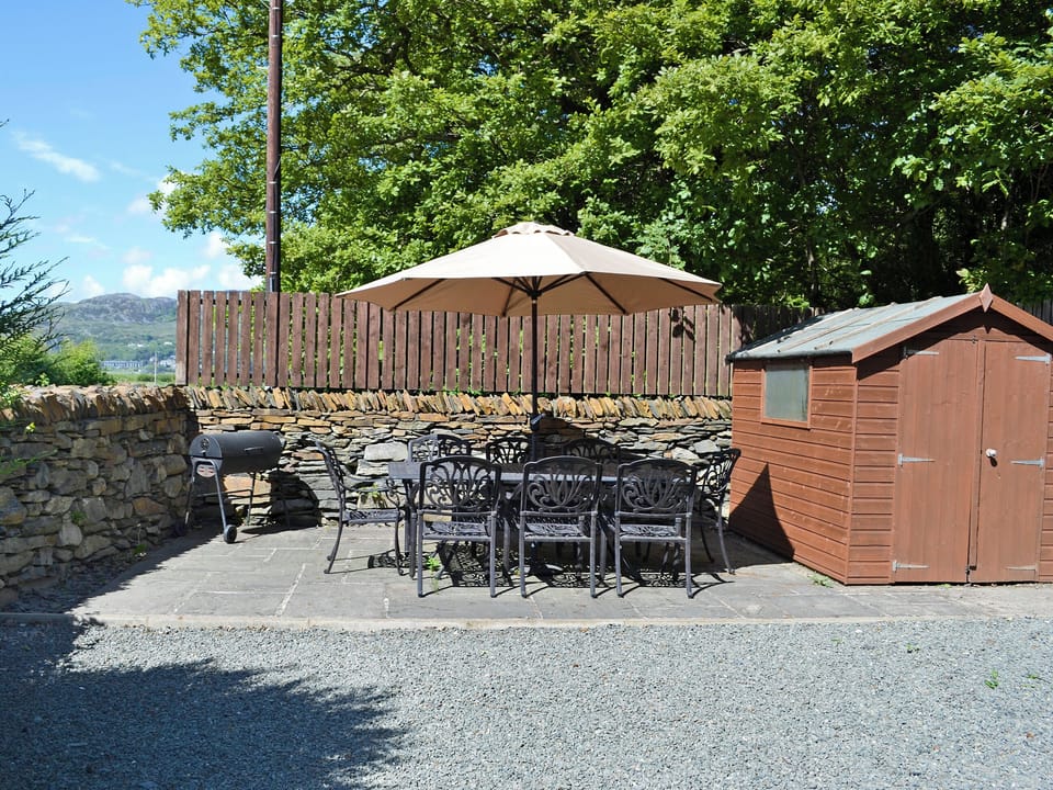 Inviting patio area | Ty Hir - Bwlchgwyn Equestrian Holidays, Arthog, near Fairbourne