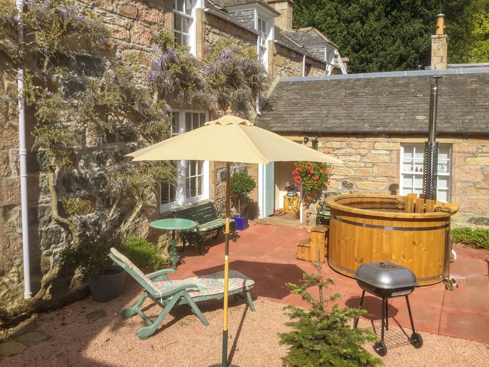 Private wooden hot tub | The Mews, Insch near Inverurie