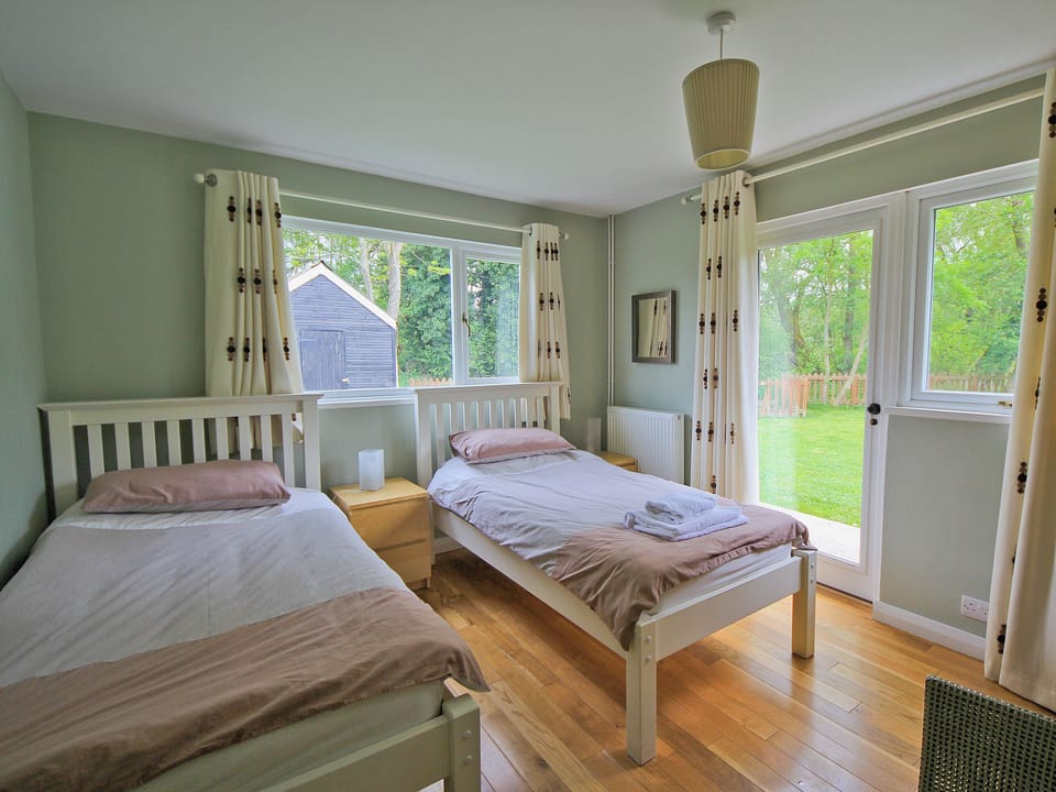 Twin bedroom | Still Waters, Hoveton, Norwich