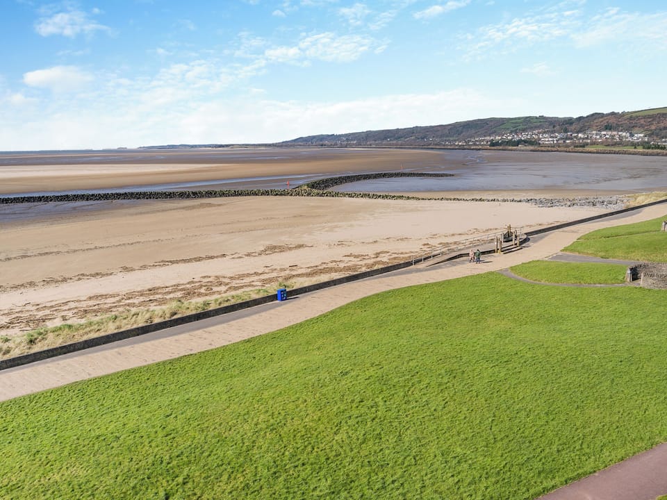Surrounding area | Beachview, Llanelli