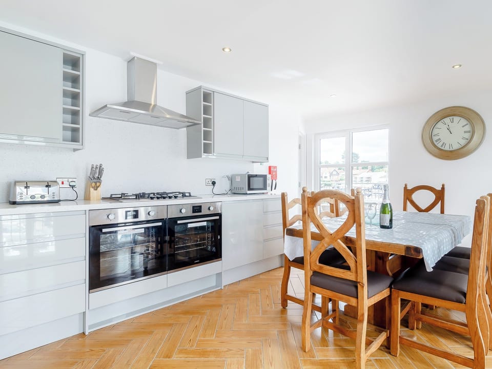 Kitchen/diner | Spinnaker - The Sail Loft, Wroxham