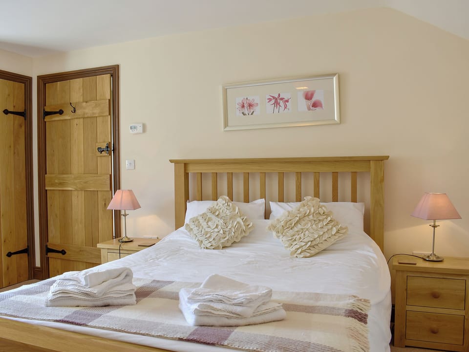 Comfortable double bedroom | Wriggle View - Bailey Ridge Farm Cottages, Leigh, near Sherborne