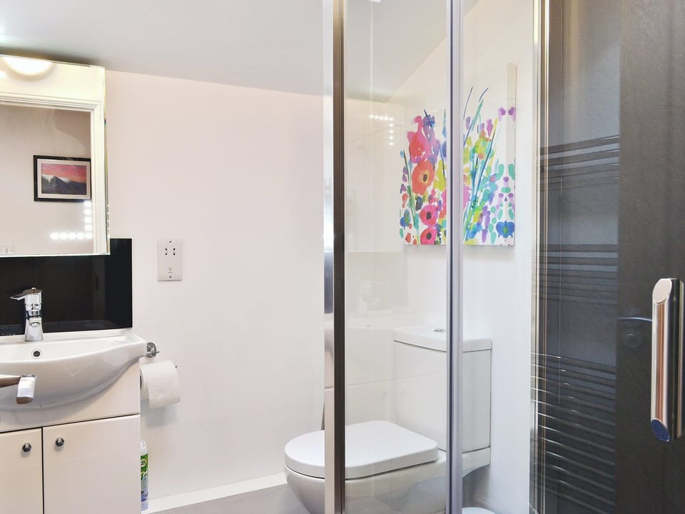 Shower room | 3 Barf Cottages, Portinscale