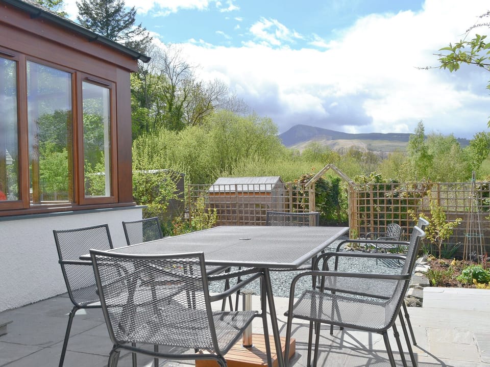 Sitting-out-area | 3 Barf Cottages, Portinscale