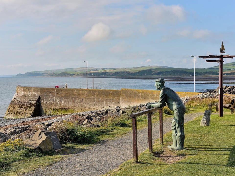Surrounding area | Sea-esta, Port William
