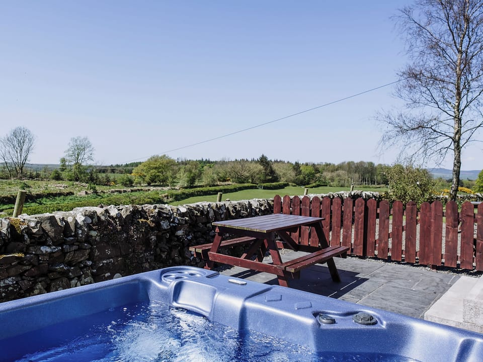 Private hot tub for 6 | High Kirkland Holiday Cottages: Heron View - High Kirkland Holiday Cottages, Kirkcudbright