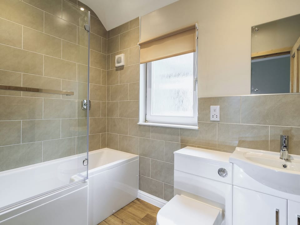 Bathroom | High Kirkland Holiday Cottages: Heron View, Kirkcudbright