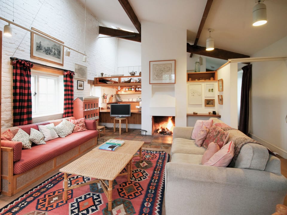 Living room/dining room | Deer Park Cottage, Gunton Park, nr. Hanworth
