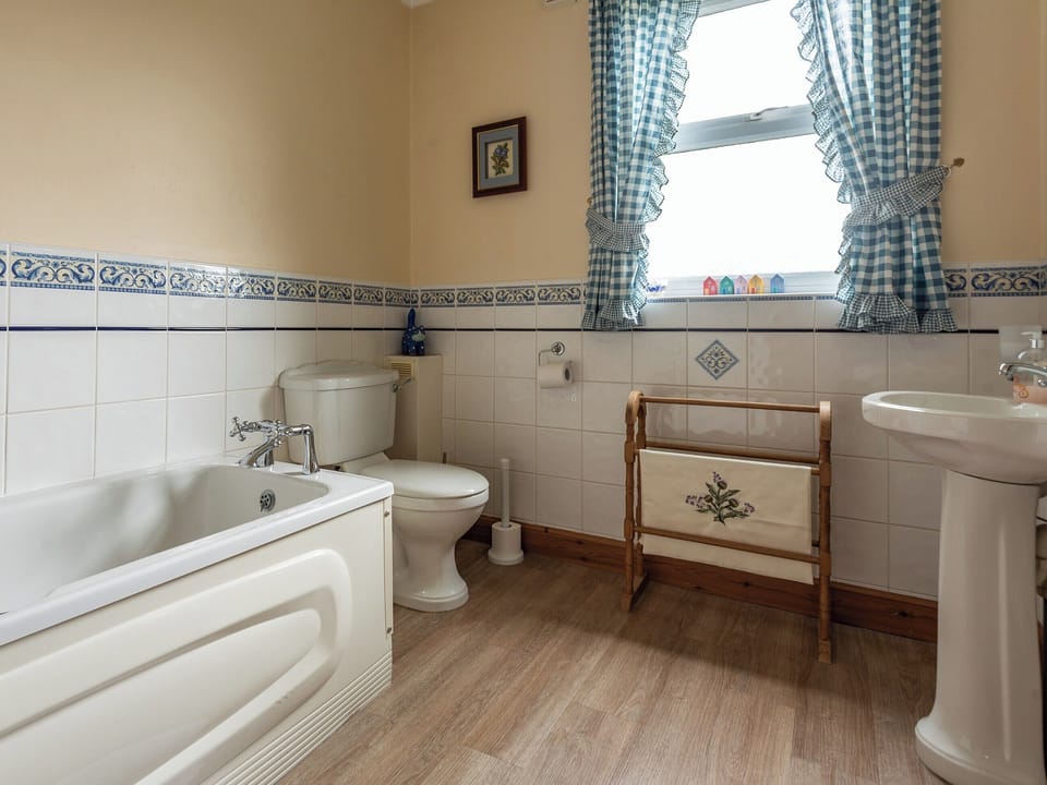 Bathroom | Staffin, Newcastleton