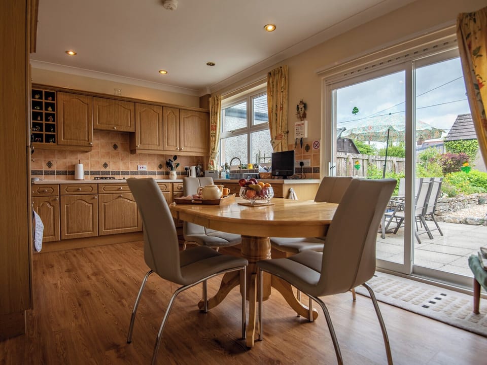Kitchen/diner | Staffin, Newcastleton