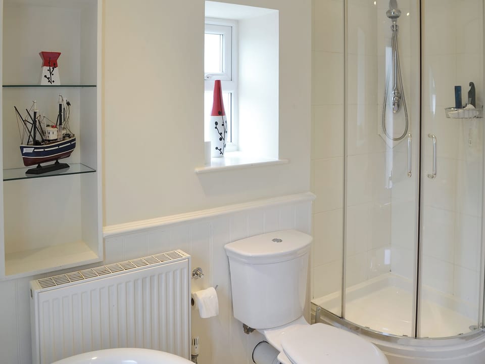 Bathroom | Sandpipers, Padstow