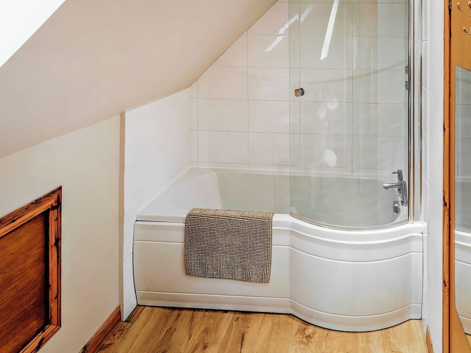 Bathroom | Rowan Cottage, Carrbridge
