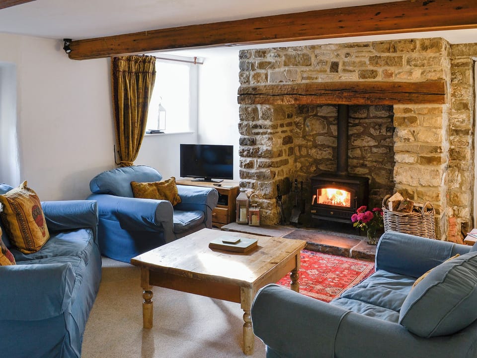 Living room/dining room | Wood&rsquo;s Barn - East House Farm and Wood&rsquo;s Barn, Beckermonds, near Kettlewell