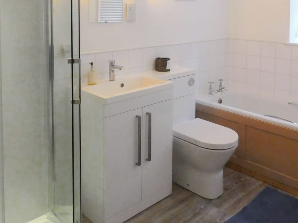 Bathroom | Chapel Cottage, Helton