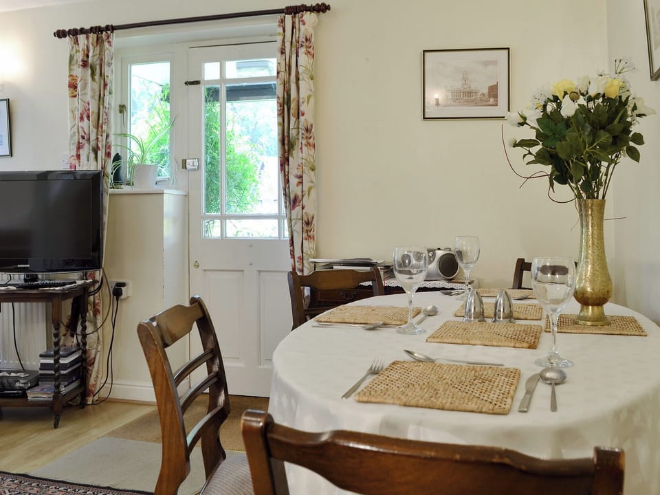Living room/dining room | The Coach House, Chilworth, near Southampton