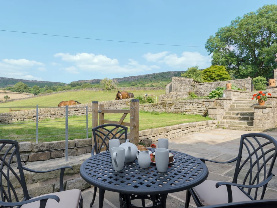 Sitting-out-area | The Barn at Grislow Field, Baslow near Bakewell