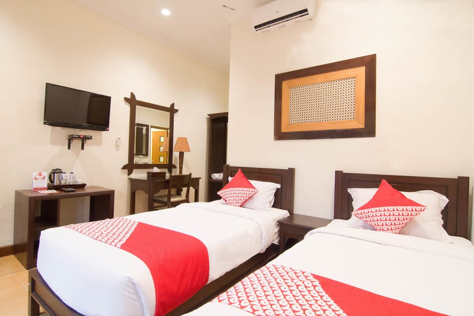 Deluxe Twin Room | Desk, free WiFi