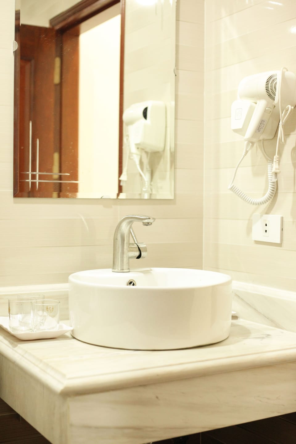Bathroom sink
