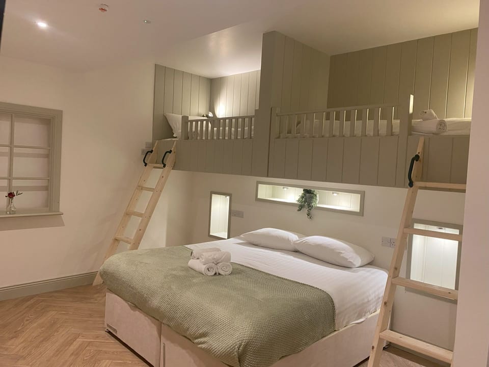 SW 1-4  | Iron/ironing board, free WiFi, bed sheets