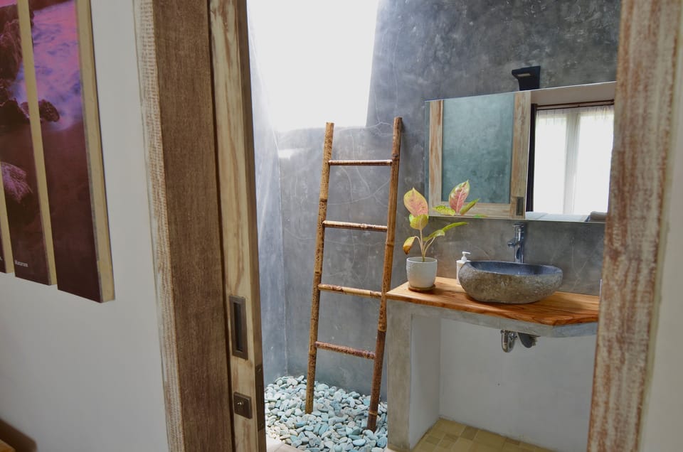 Bathroom sink