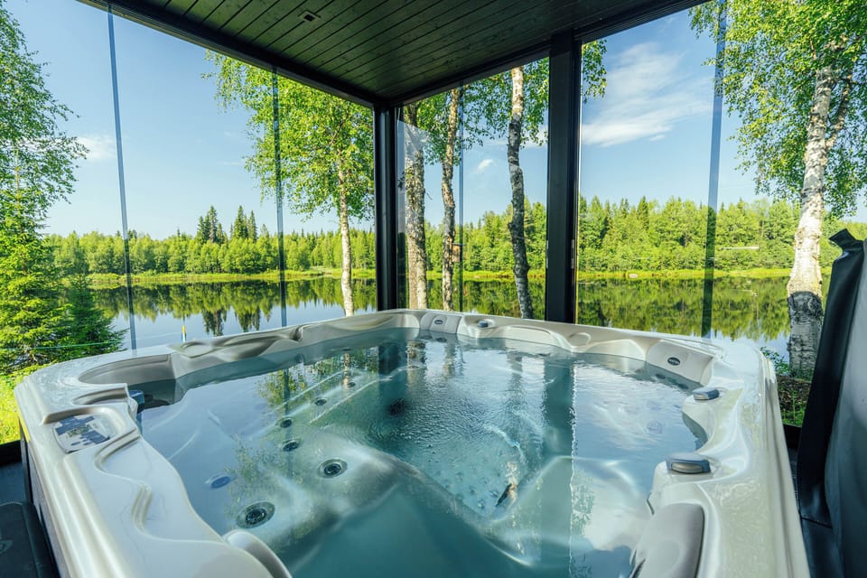 Outdoor spa tub