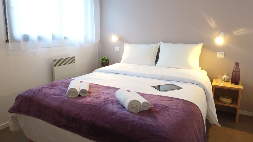Individually decorated, individually furnished, bed sheets