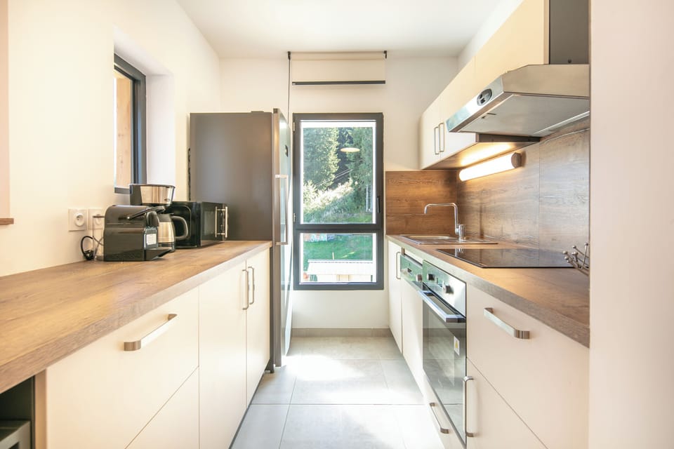 Apartment 4 Rooms 8 People 1 baby | Private kitchen | Fridge, microwave, stovetop, coffee/tea maker