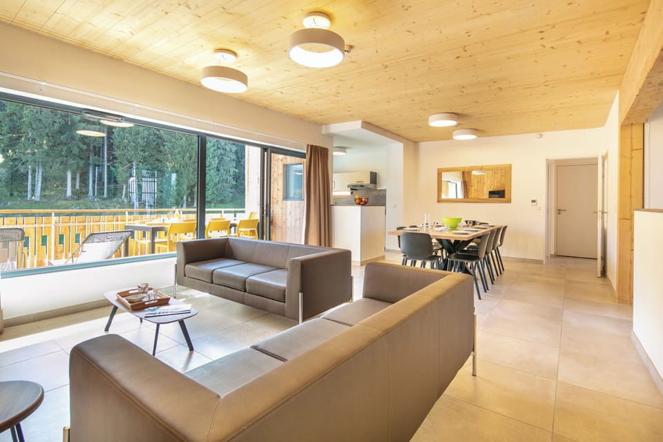 Apartment 4 Rooms 8 People 1 baby | Living area | Flat-screen TV