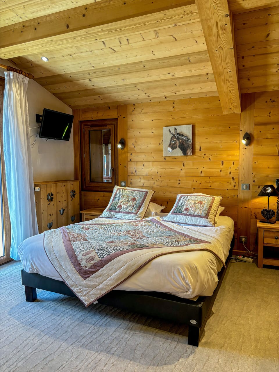 Studio (4 people) | In-room safe, individually decorated, individually furnished, desk