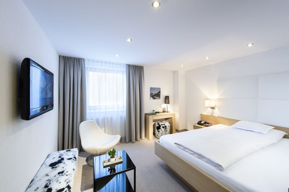 Deluxe Single Room (Nova) | Hypo-allergenic bedding, individually furnished, desk, laptop workspace