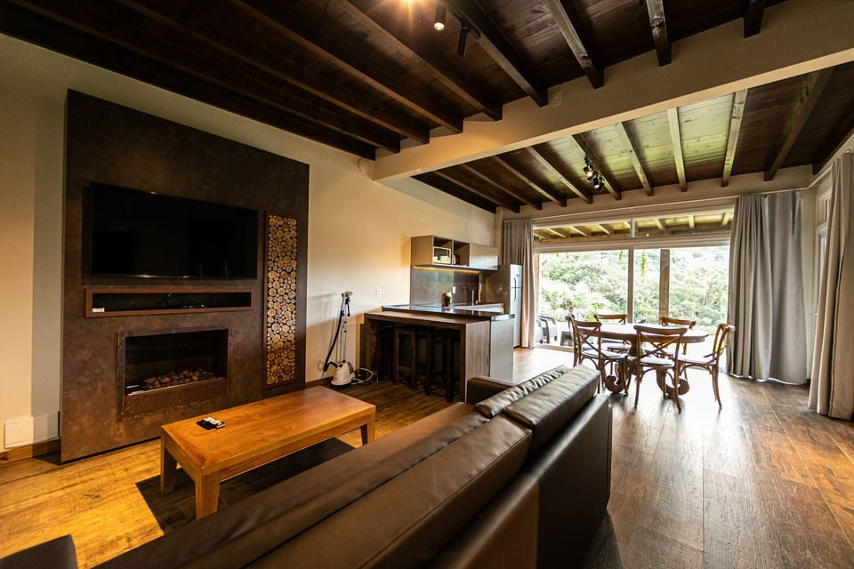 Premium Suite (Nupcial) | Living area | Smart TV