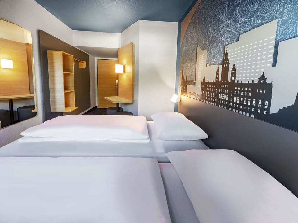 Twin Room | Desk, blackout drapes, soundproofing, free WiFi