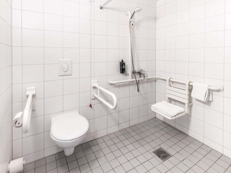 Shower, towels, soap, shampoo