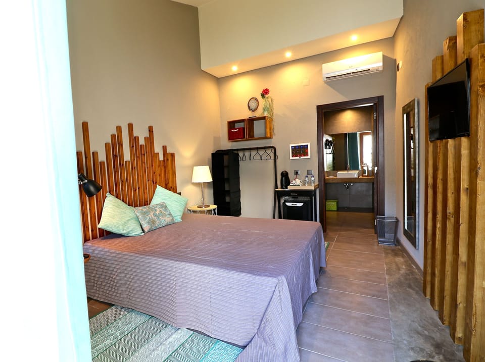 Lost & Found - Guesthouse & Suites Bed and Breakfast in Guia