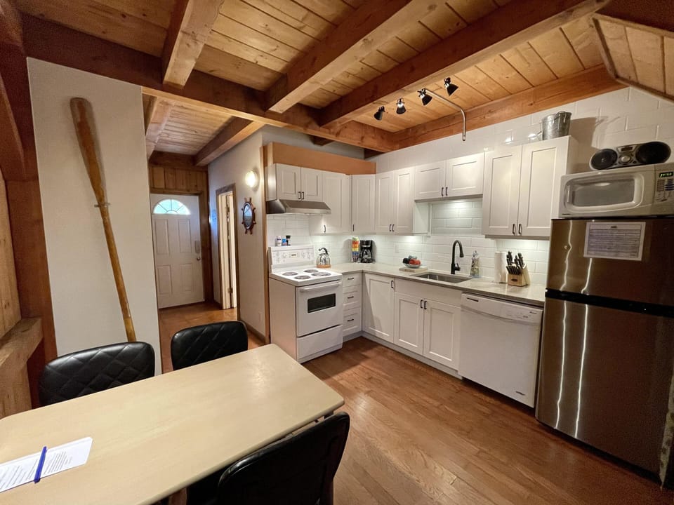 Cottage (Waterfront Post and Beam Cottage!) | Exterior