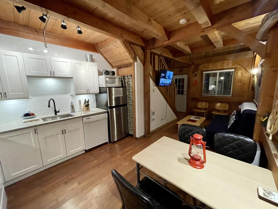 Cottage (Waterfront Post and Beam Cottage!) | Exterior