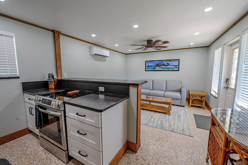 BEACH COTTAGE CHEF’S KITCHEN—FRIGIDAIRE APPLIANCES