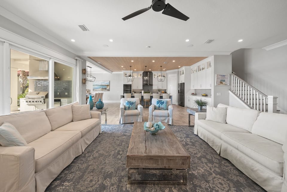 Paradise Cove | 1st Floor Living Area