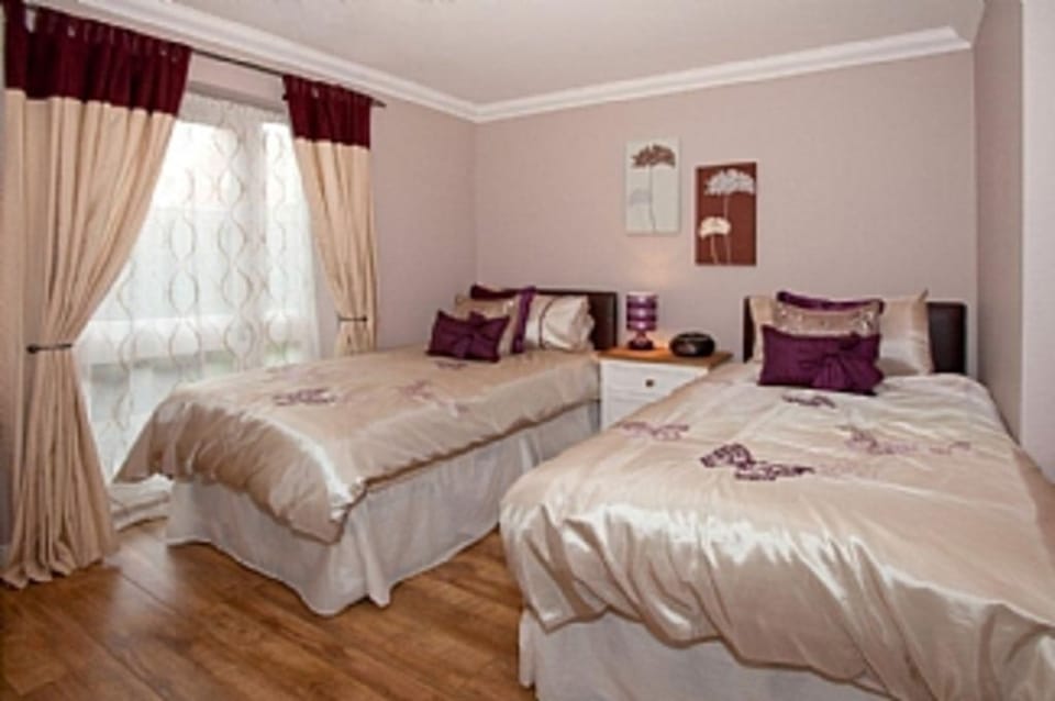 Twin Bedroom
