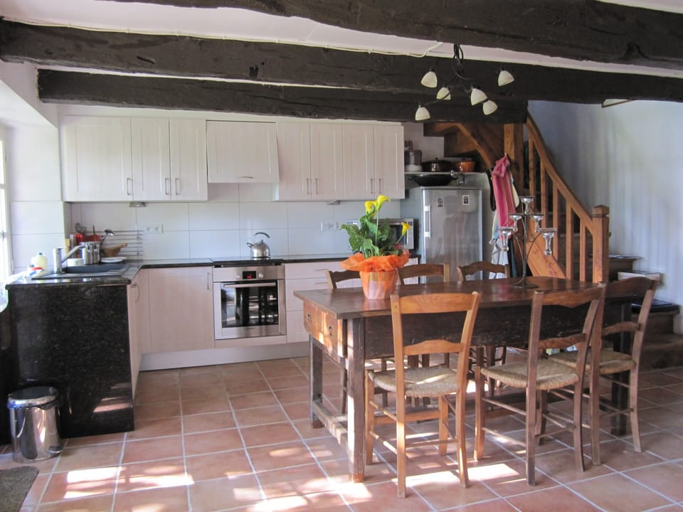 Kitchen & interior dining area