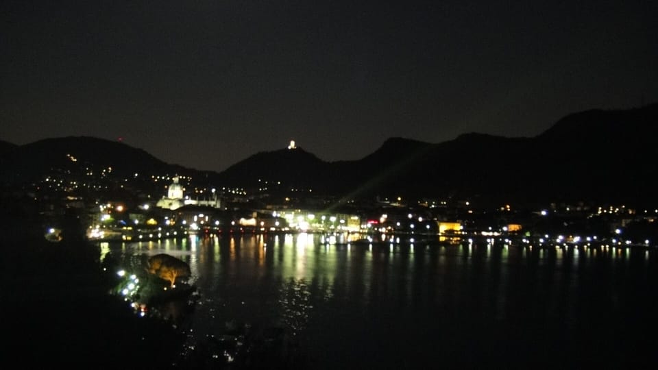 Como at night time.