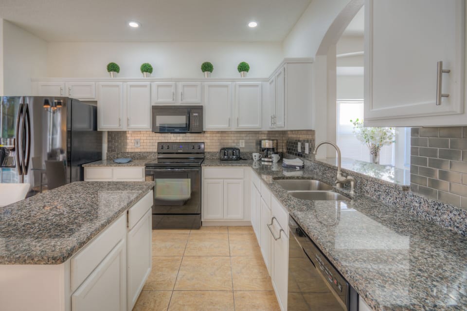 Fully equipped kitchen