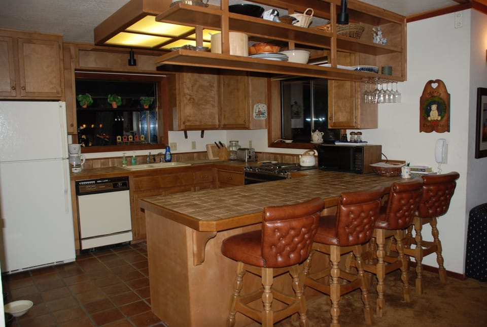 Efficient and easy to cook in kitchen and visit with guests at the same time!