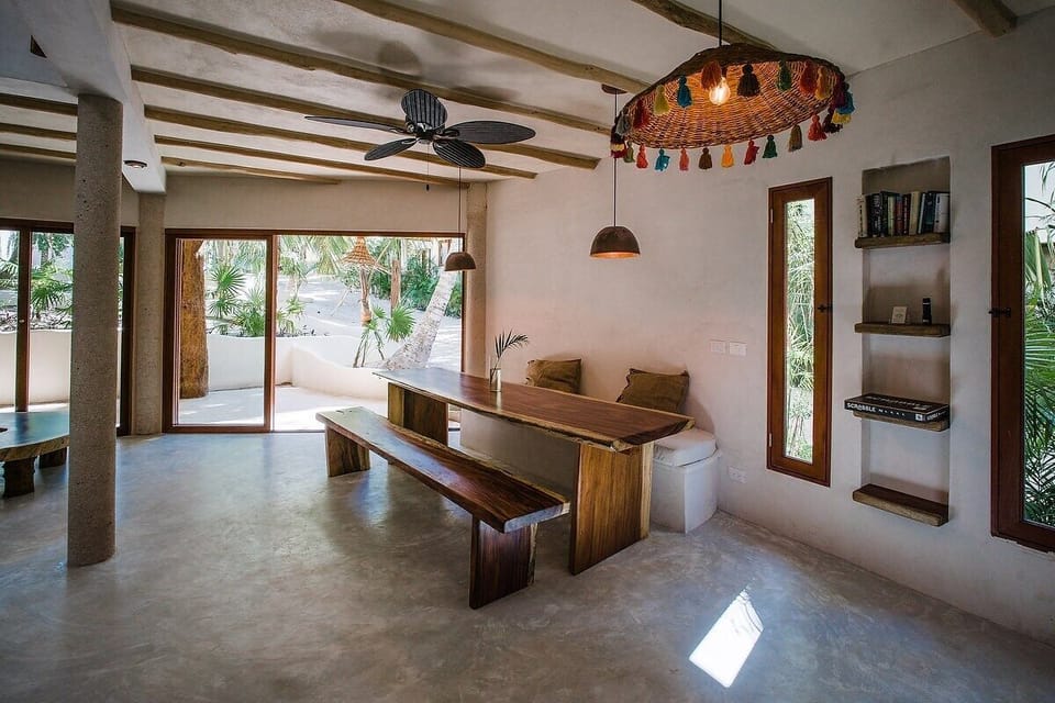 Dining area for 8
